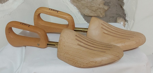Wooden shoe trees jones - wooden,