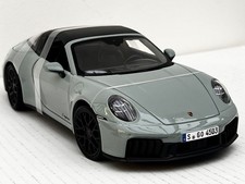 MAISTO Diecast Model Car 1:18 Scale Porsche 911 Targa 4 GTS (992.2) in Grey