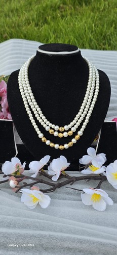 Strand layered white faux - 3-strand,