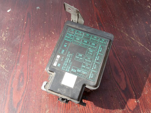 Honda civic fusebox engine bay - fusebox,