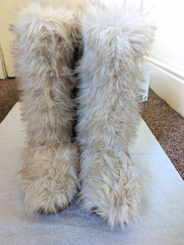 New beige fluffy faux - fluffy,