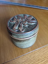 Tremar Cornish pottery small decorative pot with patterned lid