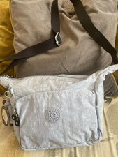 Kipling pale Lavender Blue