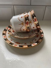 Bradleys Salisbury China set of two cups, saucers and plates