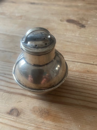 Antique pepperette pepper pot - pepperette/pepper,