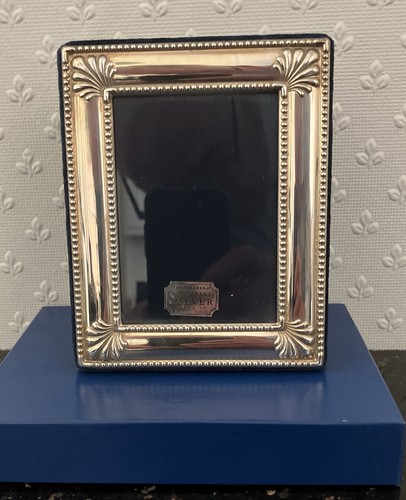 Halmarked silver photo frame - silver,