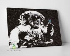 SPACE ASTRONAUT BUTTERFLY