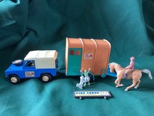 Model horse box and Land