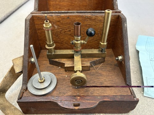 Vintage deadweight tester - deadweight,