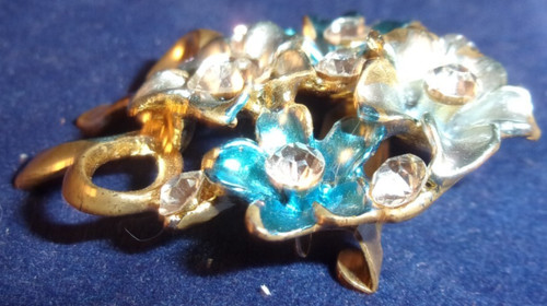 Avon cluster flower - cluster, lapel