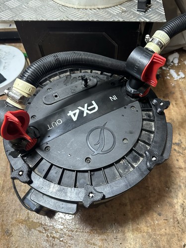Fluval fx4 canister filter - fluval,