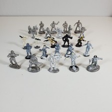 25 Vintage Sci Fi Miniatures
