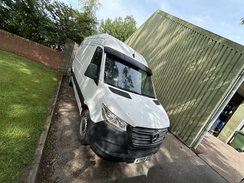 Mobile tyre fitting van - tyre,
