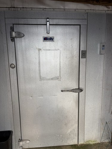Walk box cooler - ,