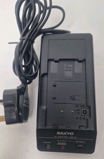 Sanyo VAR-18 AC Adaptor Camcorder Battery Charger Tested Working 