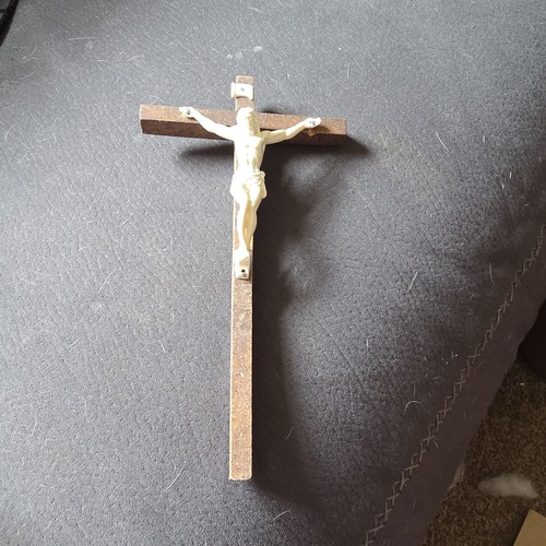 Vtg jesus the cross wooden - on,
