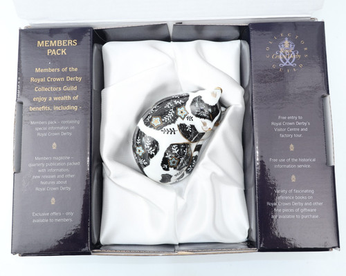 Royal crown derby members - crown,