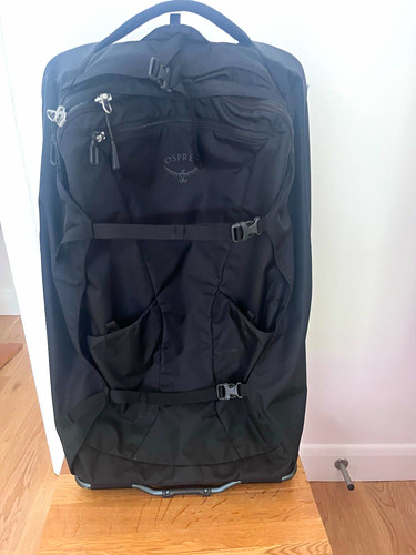 Osprey black wheeled travel - black,