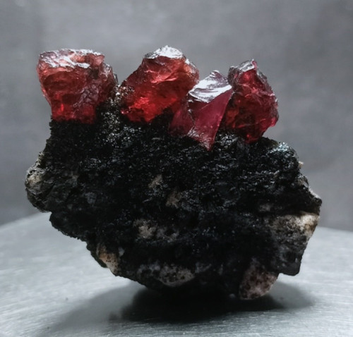 Big garnet rough - big,