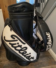 TITLEIST TOUR BAG STAFF GOLF BAG AND RAIN COVER BLACK AND WHITE