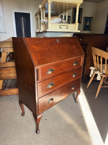 Reproduction writing bureau - reproduction,