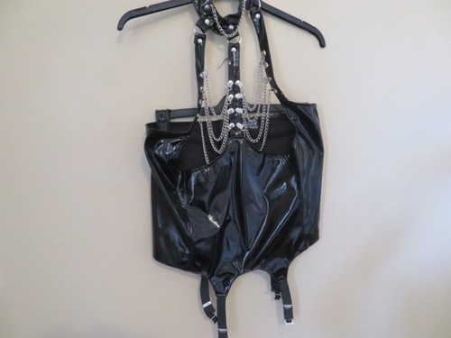 Black pvc under bust chain - black,