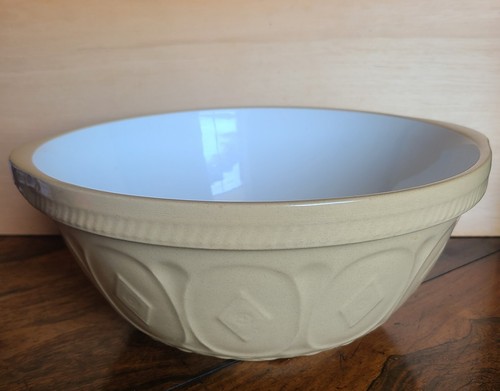 Earthware mixing bowl grip - earthware,