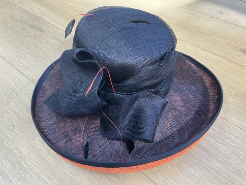 Stylish wide brimmed - stylish, wide-brimmed