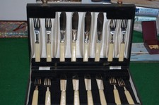  Set of 8 silver plated Fish Knives and Forks in original presentation box