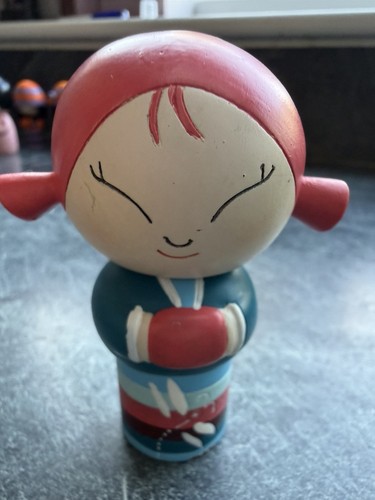 Momiji laughing collectible - momiji,