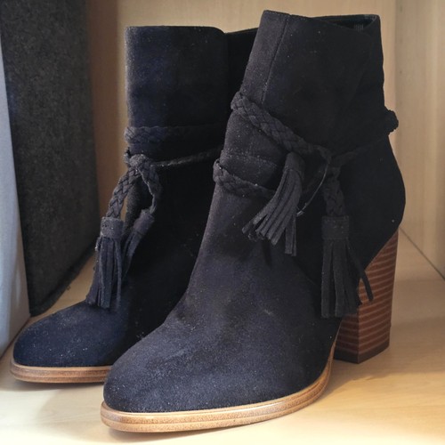 Black heeled boots size - black,