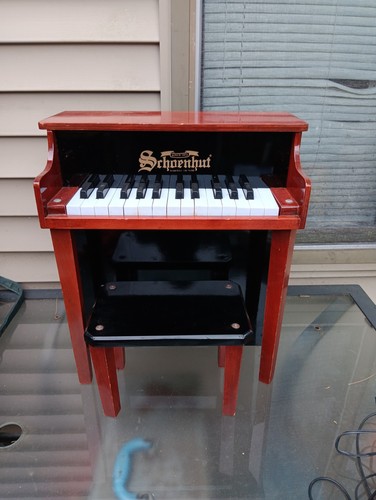 Beautiful vintage key - 25,