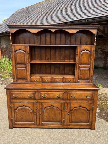 Antique style solid oak hand - style,