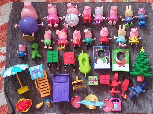 Peppa pig figures - pig,