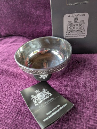 Pewter bowl quaich - /,