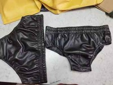 A pair of 2 Men's Black