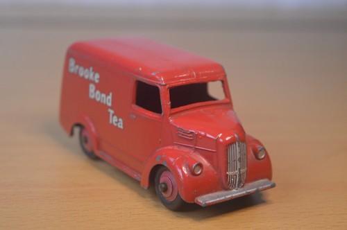 Dinky toys 455 trojan van - dinky,