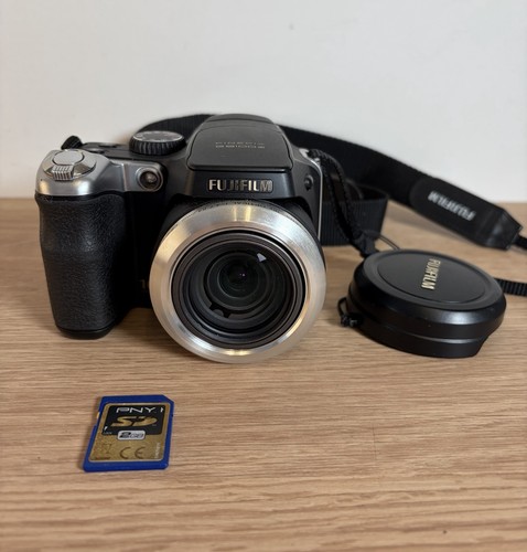 Fujifilm finepix s8100fd - finepix,