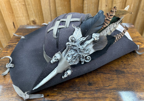 Grey distressed pirate - grey,
