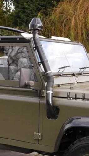 Land rover defender - land, snorkel