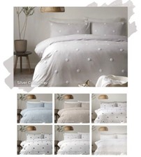 DOT - 100% Cotton Plain Dyed with Polka Dot Tuft Duvet Set with Pillowcases