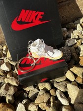 Mystery Sneaker Keyring – 1 Mini Display Box & Gift Bag Rare Styles Inside!