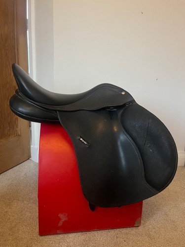 Black wintec saddle - wintec, gp