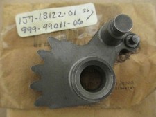 NOS YAMAHA XS750 GEARBOX FORK