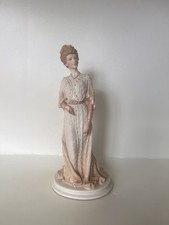 A. Belcari Lady Figurine 28cm Italian Sculpture – Made in Italy Elegant Woman