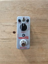 Mooer Bass Sweeper Dynamic Envelope Filter Guitar Effect Pedal Fuzz/Clean