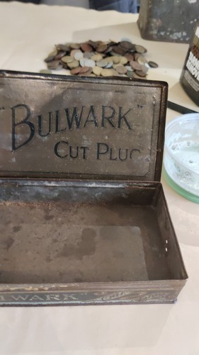 Bulwark cut plug tobacco - plug, tin