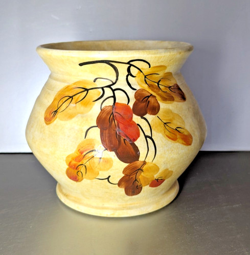 Radford vintage vase - e., –