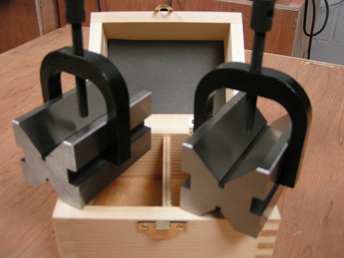 Vee block pair with cap - block,