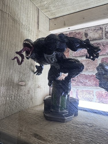 Iron studios venom - iron, statue